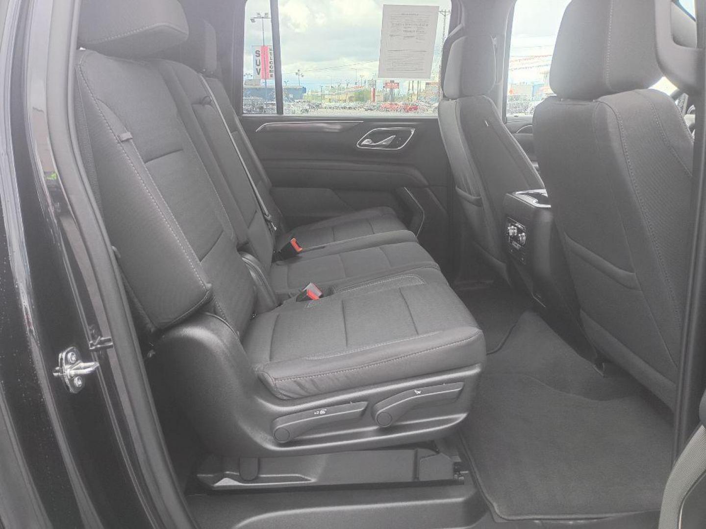 2023 BLUE GMC YUKON XL 1500 SLE (1GKS2FKD4PR) with an 5.3L engine, Automatic transmission, located at 2525 S. Cushman, Fairbanks, AK, 99701, (907) 452-5707, 64.824036, -147.712311 - Photo#5
