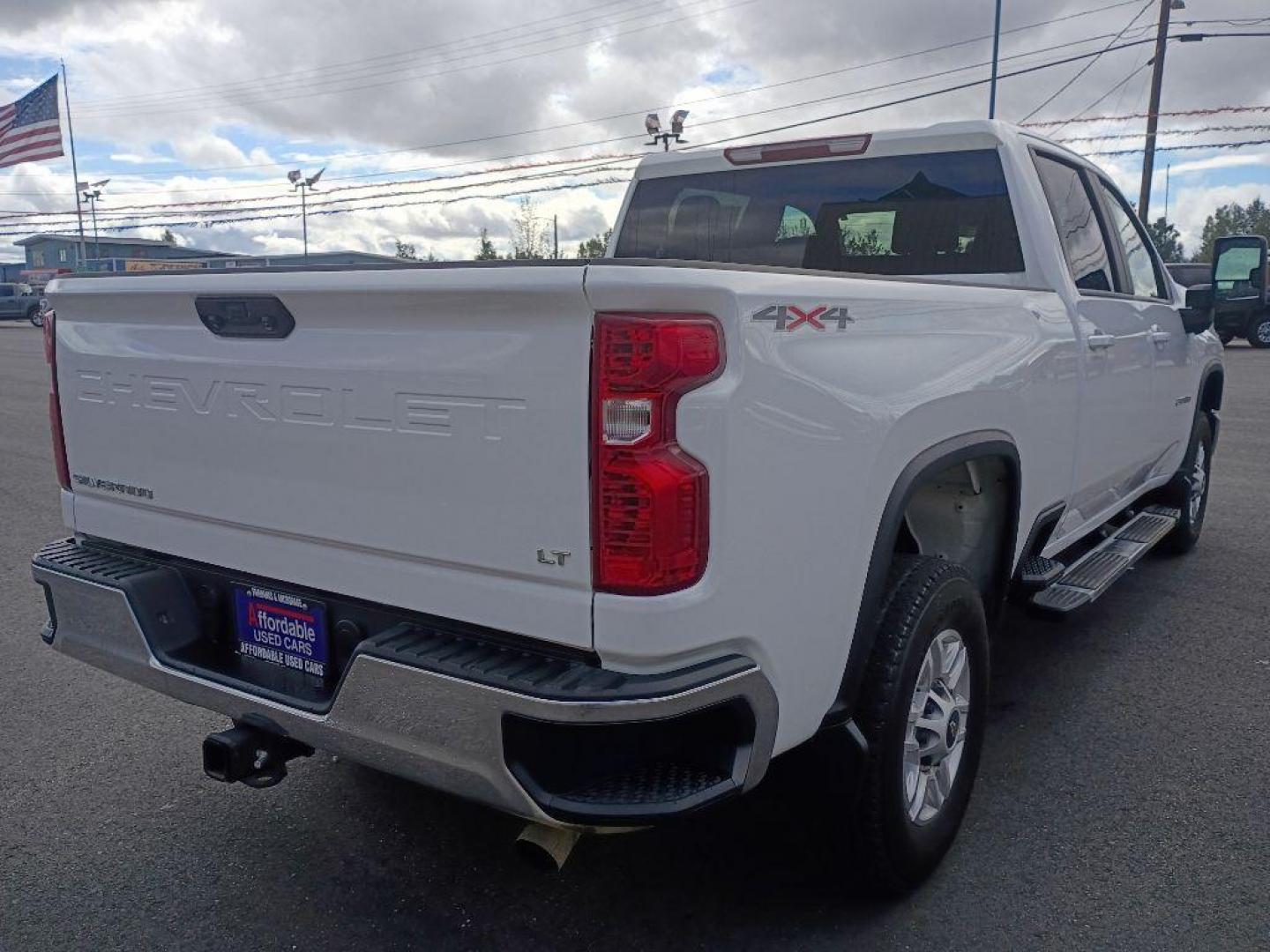 2024 WHITE CHEVROLET SILVERADO 2500 HEAVY DUTY LT (1GC4YNE78RF) with an 6.6L engine, Automatic transmission, located at 2525 S. Cushman, Fairbanks, AK, 99701, (907) 452-5707, 64.824036, -147.712311 - Photo#3