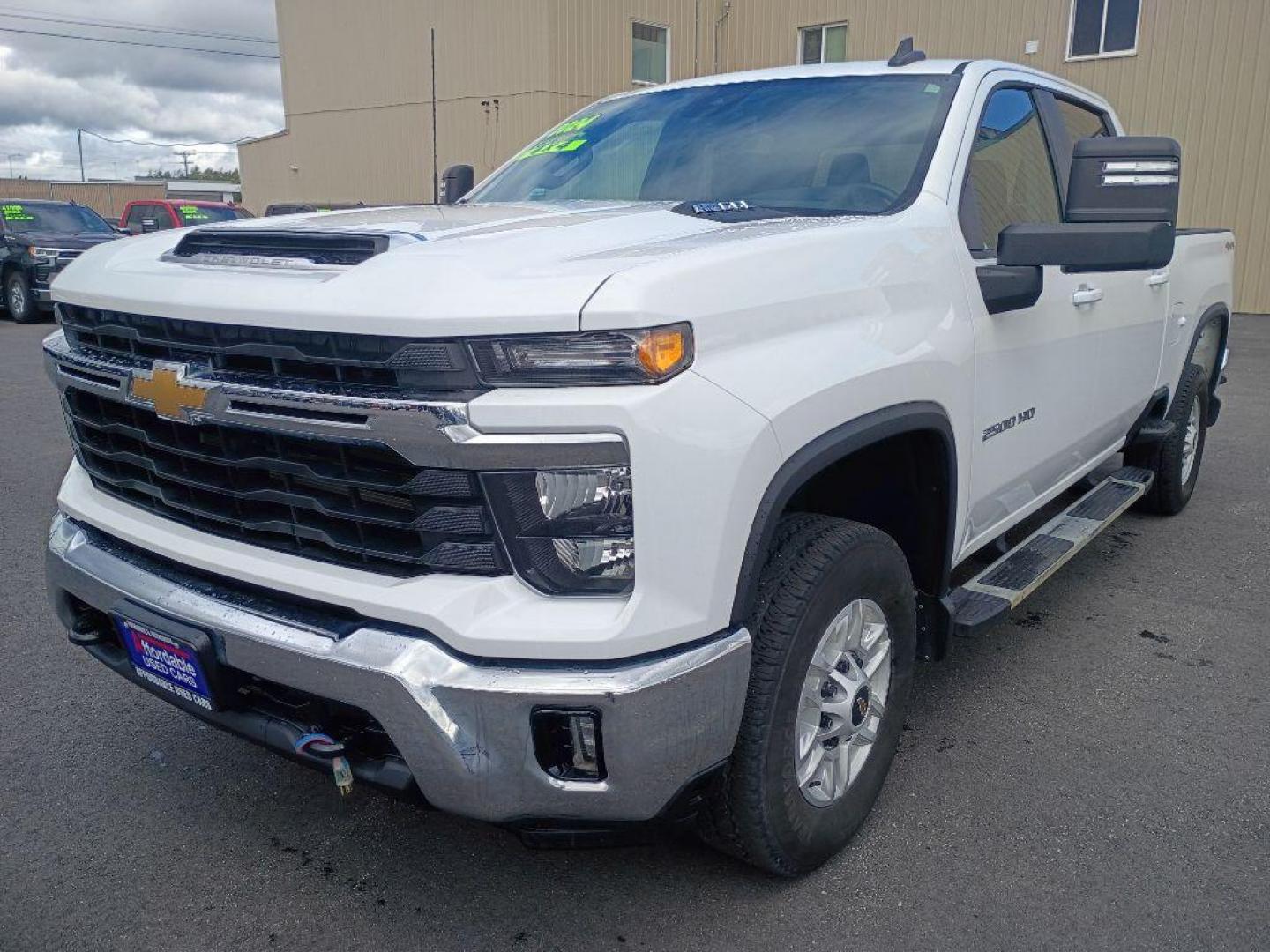 2024 WHITE CHEVROLET SILVERADO 2500 HEAVY DUTY LT (1GC4YNE78RF) with an 6.6L engine, Automatic transmission, located at 2525 S. Cushman, Fairbanks, AK, 99701, (907) 452-5707, 64.824036, -147.712311 - Photo#1
