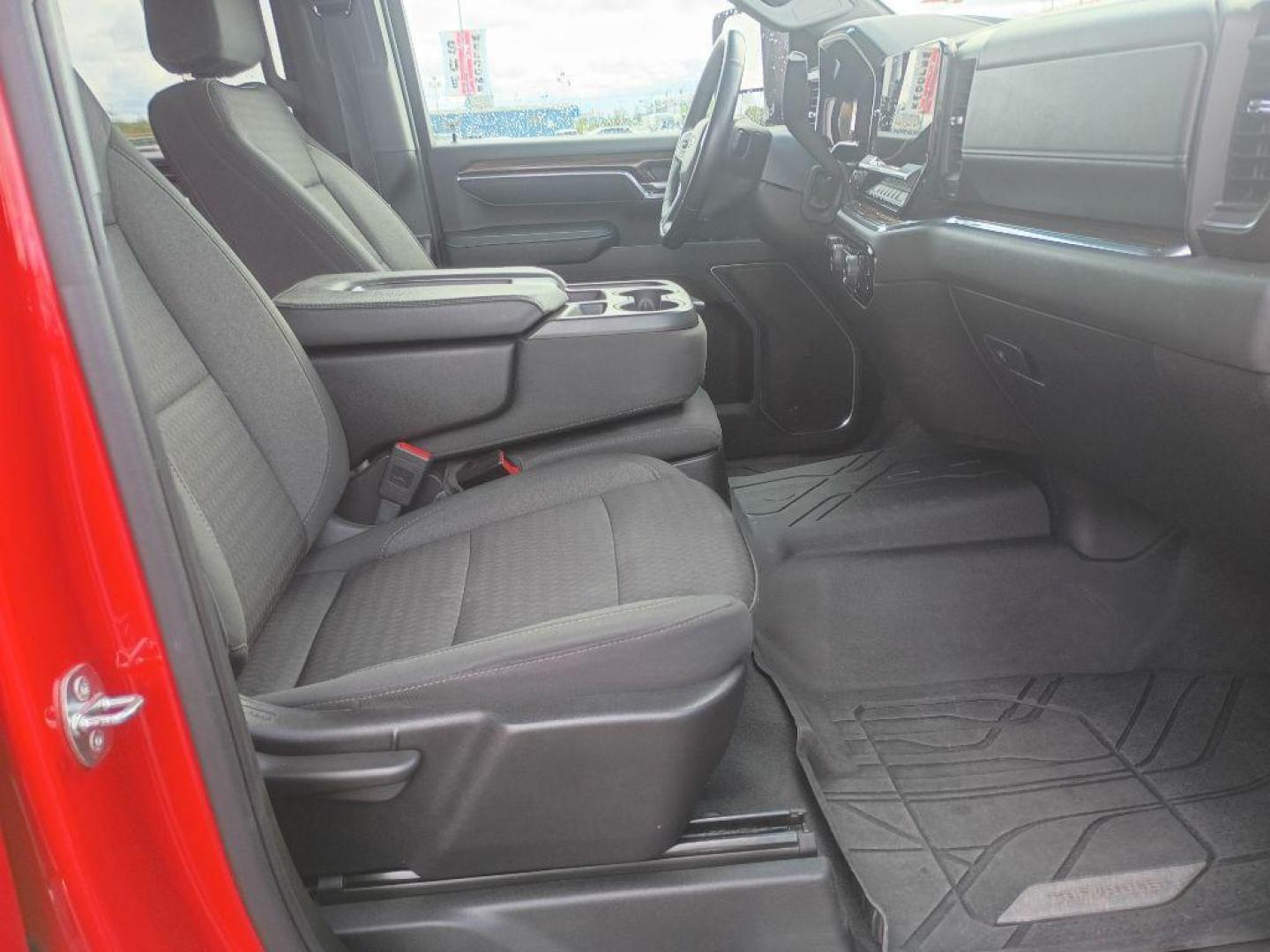 2024 RED CHEVROLET SILVERADO 2500 HEAVY DUTY LT (2GC4YNE75R1) with an 6.6L engine, Automatic transmission, located at 2525 S. Cushman, Fairbanks, AK, 99701, (907) 452-5707, 64.824036, -147.712311 - Photo#4