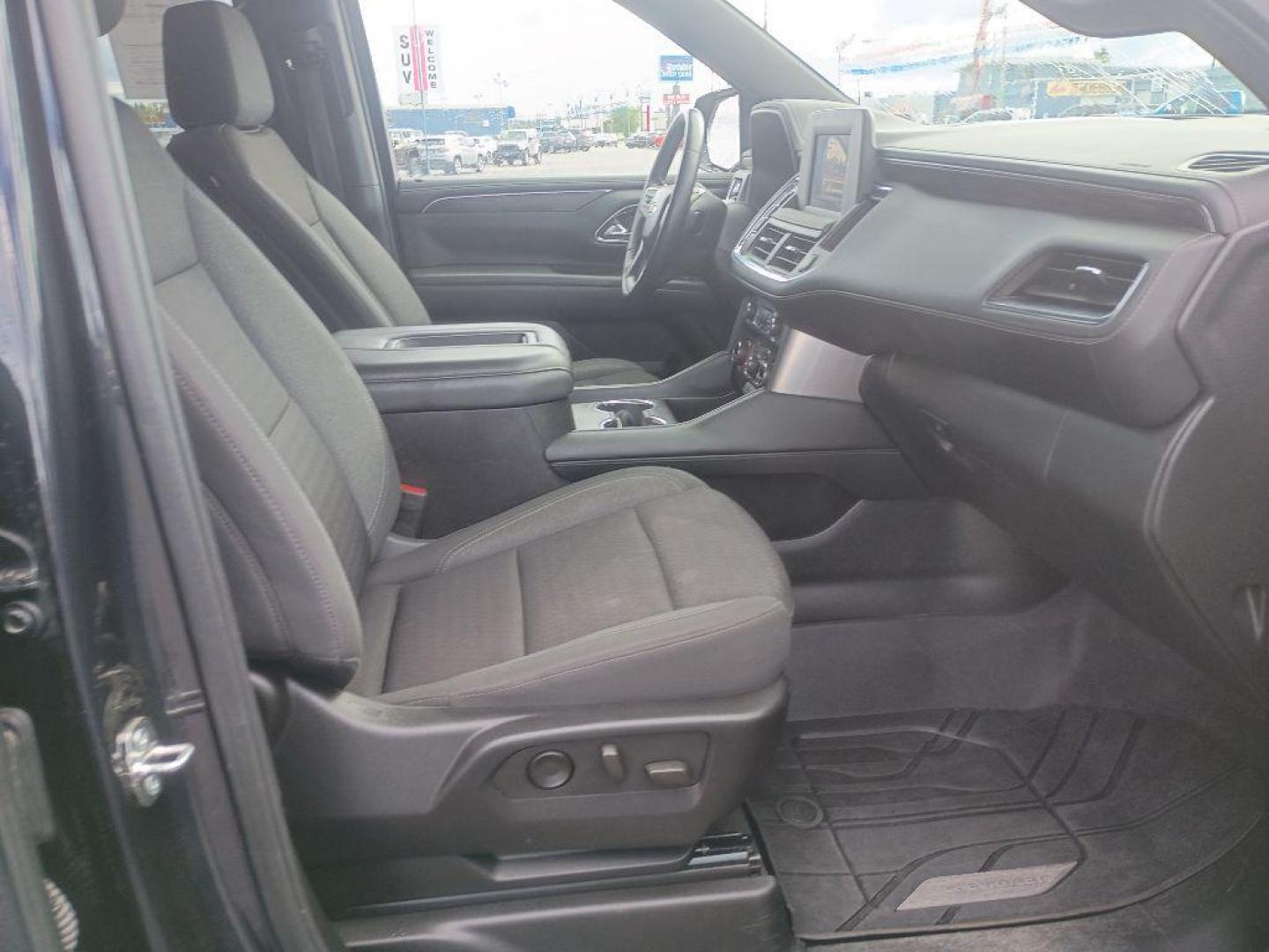 2024 GRAY CHEVROLET SUBURBAN 1500 LS (1GNSKBKD7RR) with an 5.3L engine, Automatic transmission, located at 2525 S. Cushman, Fairbanks, AK, 99701, (907) 452-5707, 64.824036, -147.712311 - Photo#4