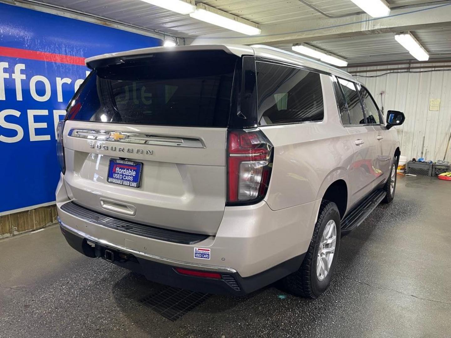 2021 GOLD CHEVROLET SUBURBAN 1500 LS (1GNSKBKD6MR) with an 5.3L engine, Automatic transmission, located at 2525 S. Cushman, Fairbanks, AK, 99701, (907) 452-5707, 64.824036, -147.712311 - Photo#2