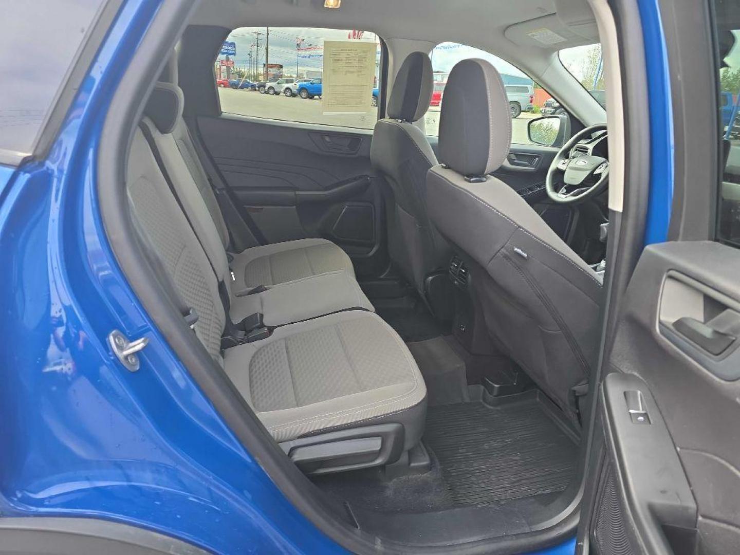 2022 BLUE FORD ESCAPE SE (1FMCU9G69NU) with an 1.5L engine, Automatic transmission, located at 2525 S. Cushman, Fairbanks, AK, 99701, (907) 452-5707, 64.824036, -147.712311 - Photo#4