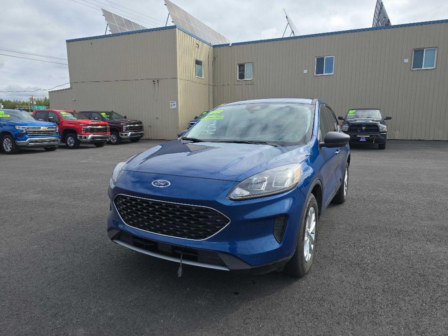 2022 BLUE FORD ESCAPE SE (1FMCU9G69NU) with an 1.5L engine, Automatic transmission, located at 2525 S. Cushman, Fairbanks, AK, 99701, (907) 452-5707, 64.824036, -147.712311 - Photo#1