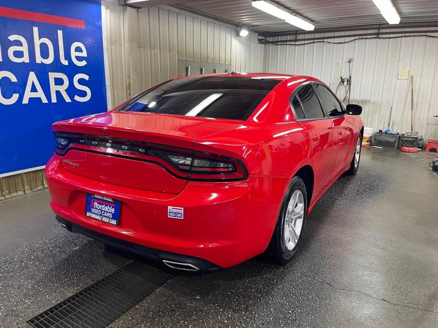 2022 RED DODGE CHARGER SXT (2C3CDXBG3NH) with an 3.6L engine, Automatic transmission, located at 2525 S. Cushman, Fairbanks, AK, 99701, (907) 452-5707, 64.824036, -147.712311 - Photo#2