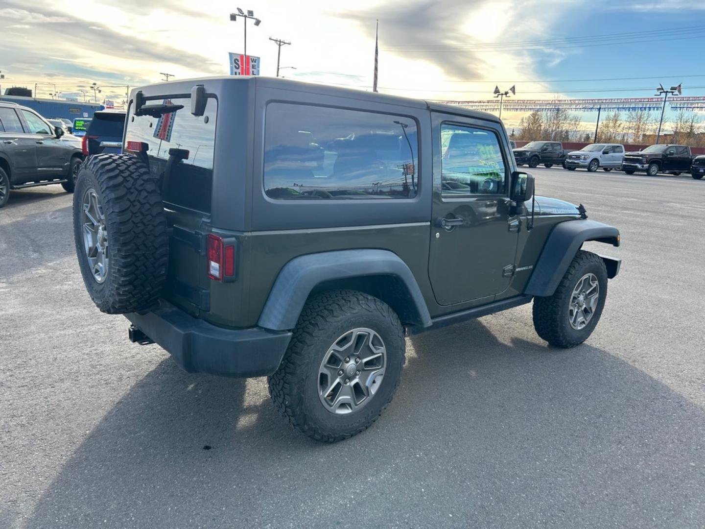 2015 GREEN JEEP WRANGLER RUBICON (1C4BJWCG5FL) with an 3.6L engine, 5-Speed Manual transmission, located at 2525 S. Cushman, Fairbanks, AK, 99701, (907) 452-5707, 64.824036, -147.712311- Photo#2