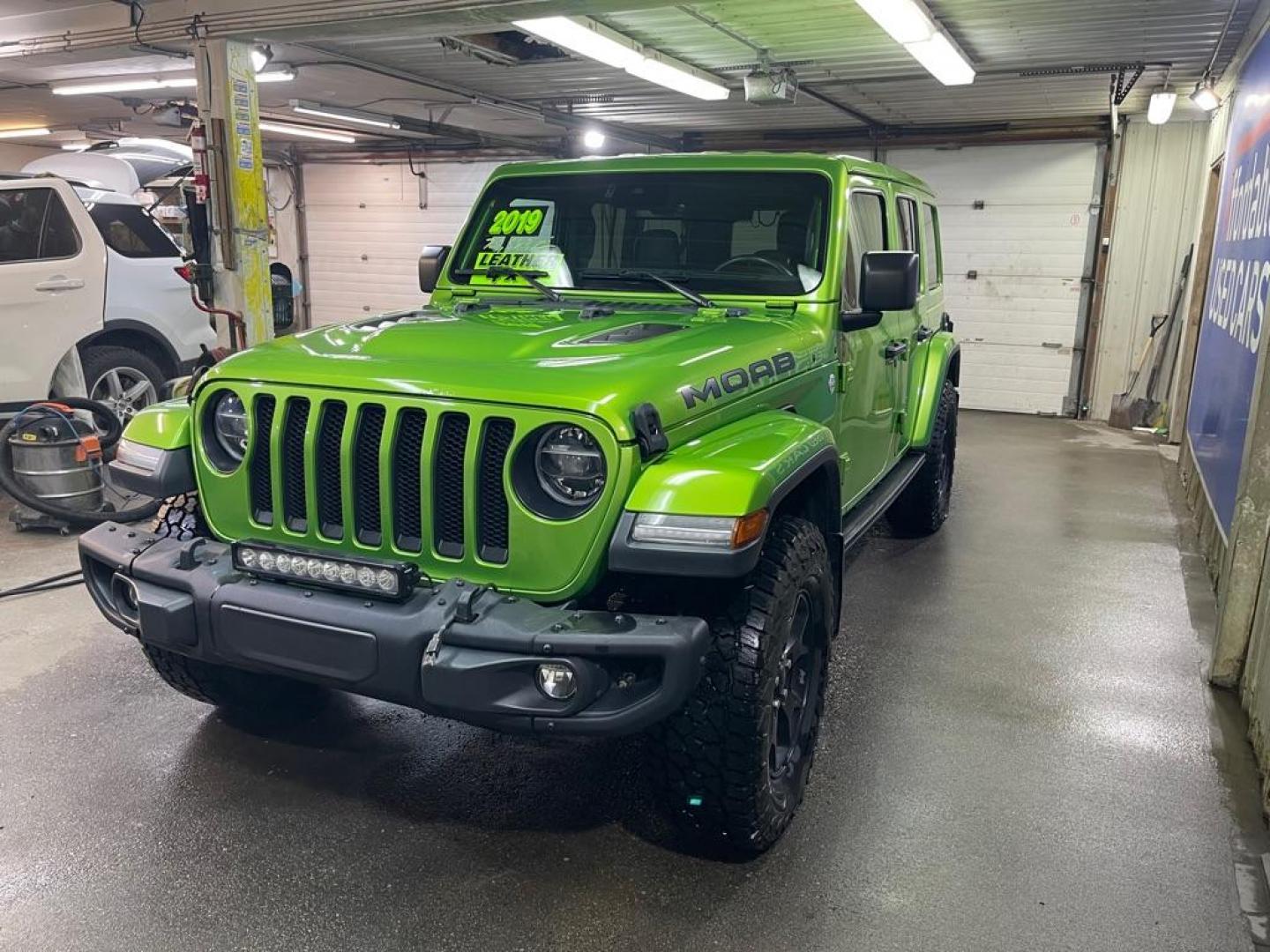 2019 GREEN JEEP WRANGLER UNLIMI SAHARA (1C4HJXEG6KW) with an 3.6L engine, Automatic transmission, located at 2525 S. Cushman, Fairbanks, AK, 99701, (907) 452-5707, 64.824036, -147.712311 - Photo#1