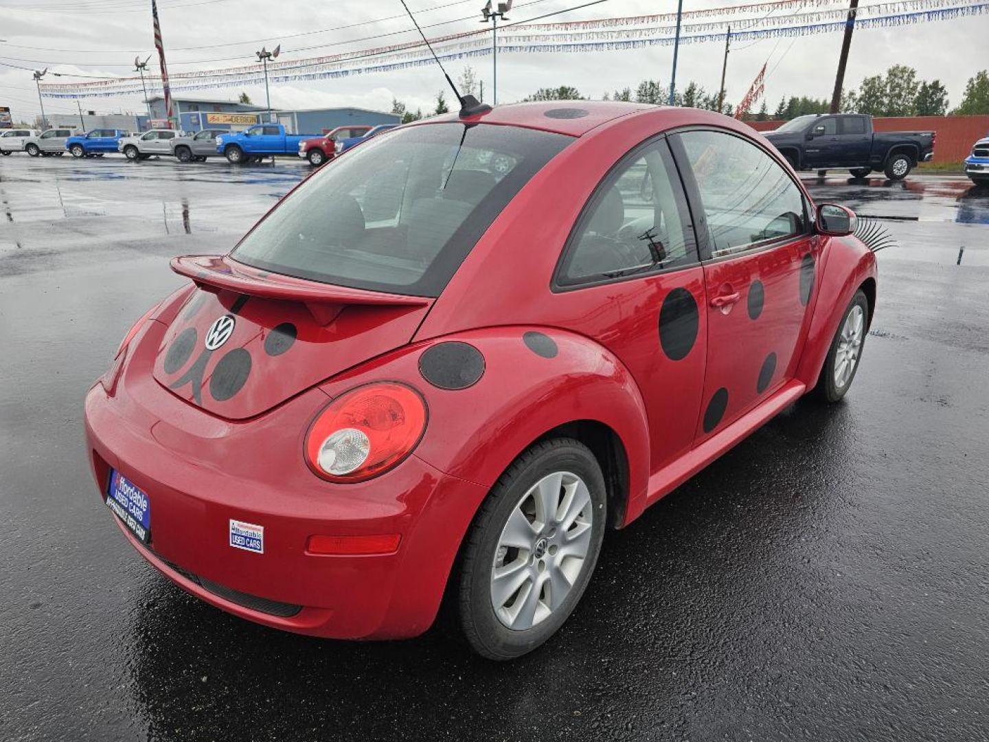 2010 RED VOLKSWAGEN NEW BEETLE (3VWRG3AG8AM) with an 2.5L engine, Automatic transmission, located at 2525 S. Cushman, Fairbanks, AK, 99701, (907) 452-5707, 64.824036, -147.712311 - Photo#2