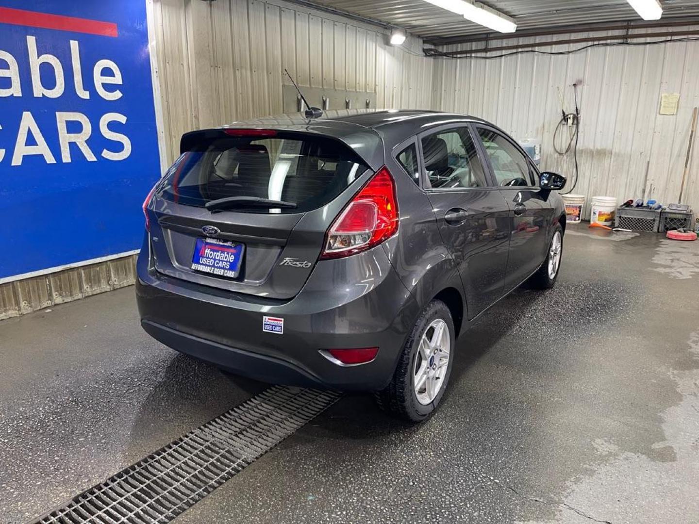 2018 GRAY FORD FIESTA SE (3FADP4EJ8JM) with an 1.6L engine, Automatic transmission, located at 2525 S. Cushman, Fairbanks, AK, 99701, (907) 452-5707, 64.824036, -147.712311 - Photo#2