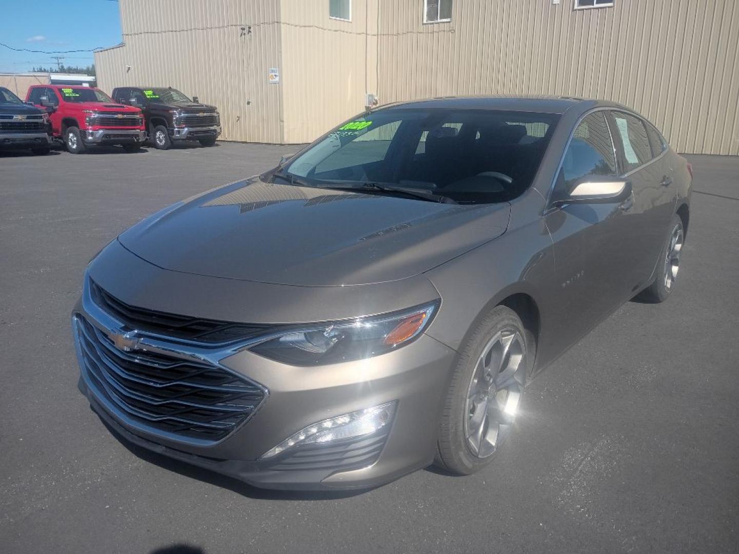 2020 TAN CHEVROLET MALIBU LT LT (1G1ZD5ST5LF) with an 1.5L engine, Continuously Variable transmission, located at 2525 S. Cushman, Fairbanks, AK, 99701, (907) 452-5707, 64.824036, -147.712311- Photo#0