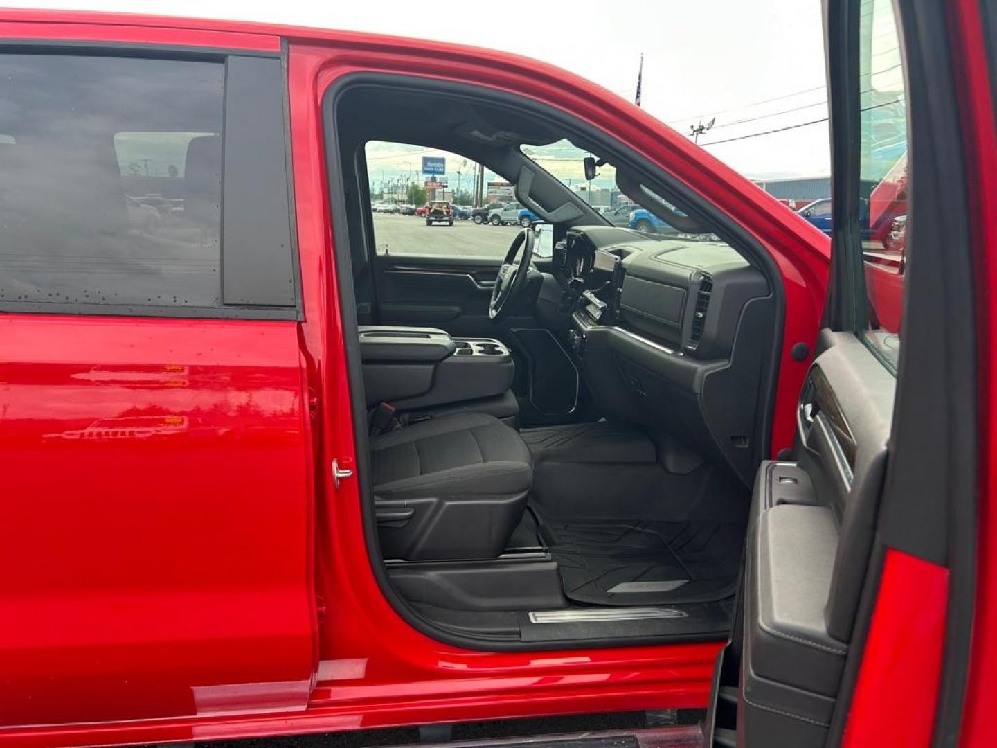 2023 RED CHEVROLET SILVERADO 1500 LT (1GCUDDEDXPZ) with an 5.3L engine, Automatic transmission, located at 2525 S. Cushman, Fairbanks, AK, 99701, (907) 452-5707, 64.824036, -147.712311 - Photo#4