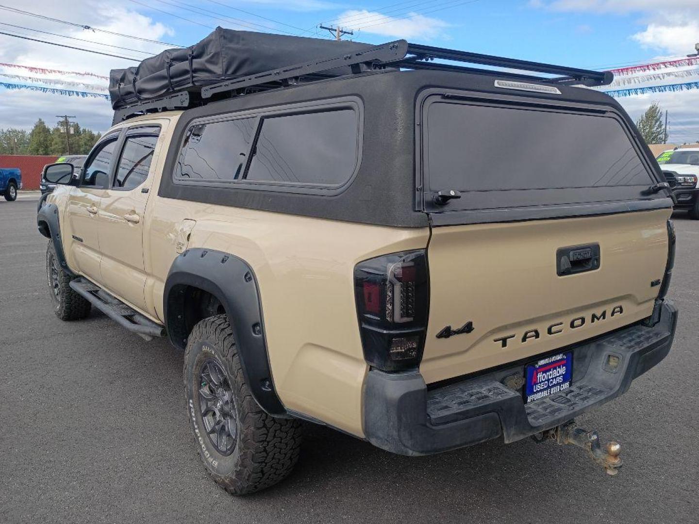 2018 TAN TOYOTA TACOMA DOUBLE CAB (3TMDZ5BN6JM) with an 3.5L engine, Automatic transmission, located at 2525 S. Cushman, Fairbanks, AK, 99701, (907) 452-5707, 64.824036, -147.712311 - Photo#3