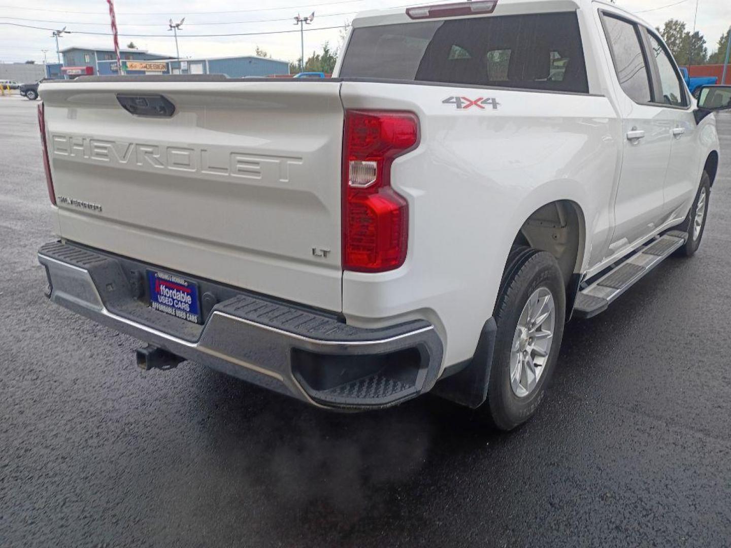 2023 WHITE CHEVROLET SILVERADO 1500 LT (1GCUDDED5PZ) with an 5.3L engine, Automatic transmission, located at 2525 S. Cushman, Fairbanks, AK, 99701, (907) 452-5707, 64.824036, -147.712311 - Photo#2