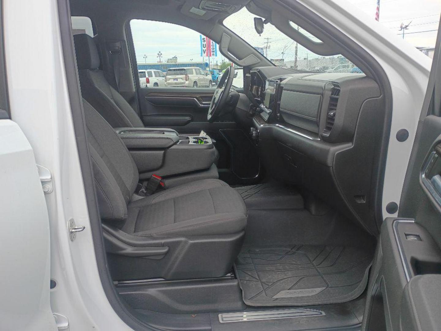 2023 WHITE CHEVROLET SILVERADO 1500 LT (1GCUDDED5PZ) with an 5.3L engine, Automatic transmission, located at 2525 S. Cushman, Fairbanks, AK, 99701, (907) 452-5707, 64.824036, -147.712311 - Photo#3