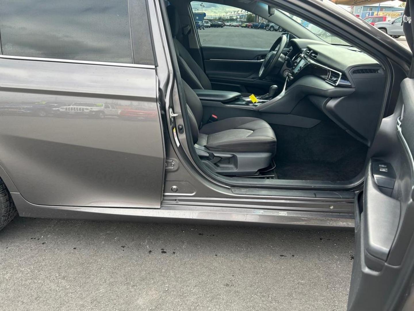 2019 GRAY TOYOTA CAMRY L (4T1B11HK6KU) with an 2.5L engine, Automatic transmission, located at 2525 S. Cushman, Fairbanks, AK, 99701, (907) 452-5707, 64.824036, -147.712311 - Photo#4