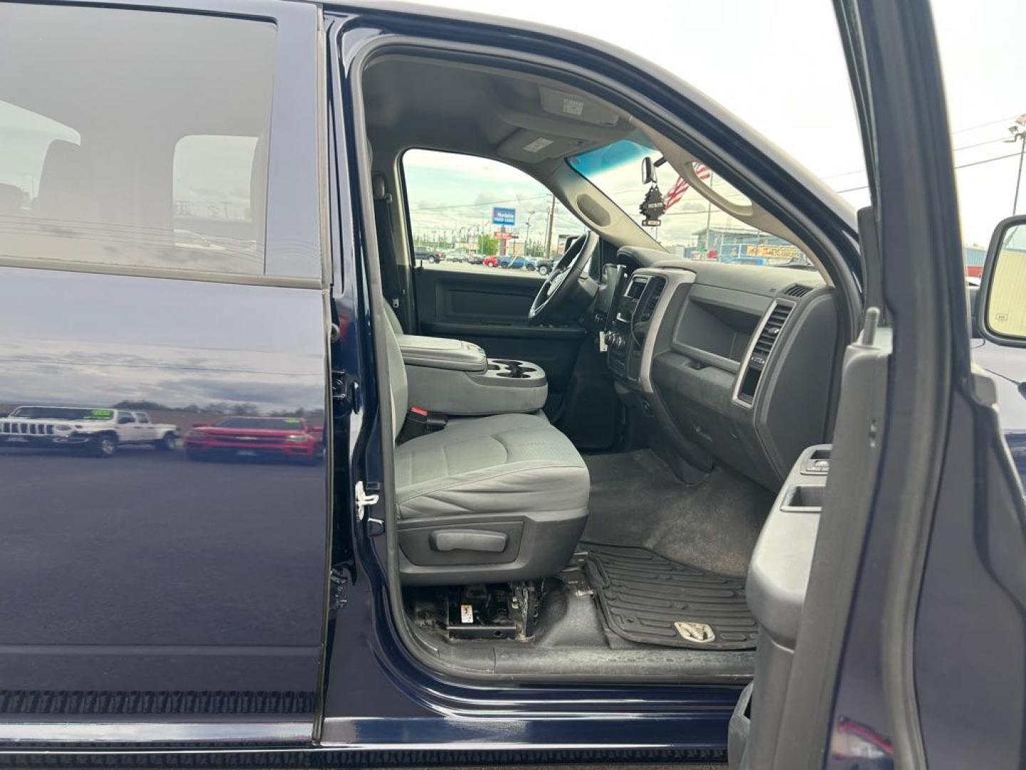 2014 BLUE RAM 2500 ST (3C6TR5HT0EG) with an 5.7L engine, Automatic transmission, located at 2525 S. Cushman, Fairbanks, AK, 99701, (907) 452-5707, 64.824036, -147.712311 - Photo#4