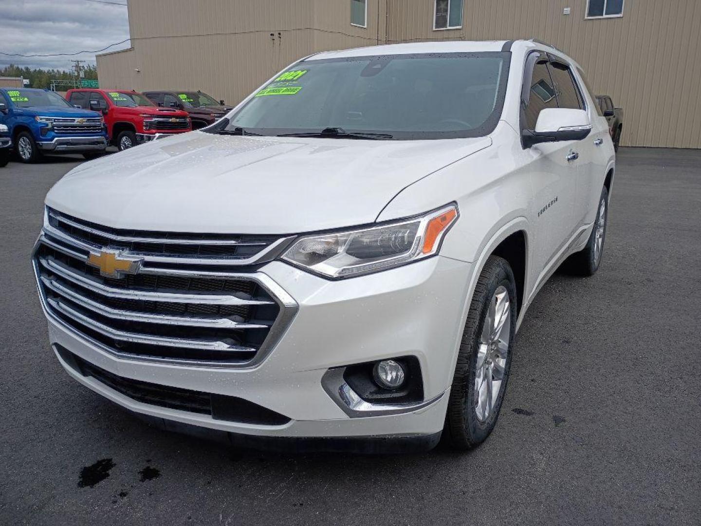 2021 WHITE CHEVROLET TRAVERSE HIGH COUNTRY (1GNEVNKW3MJ) with an 3.6L engine, Automatic transmission, located at 2525 S. Cushman, Fairbanks, AK, 99701, (907) 452-5707, 64.824036, -147.712311 - Photo#1