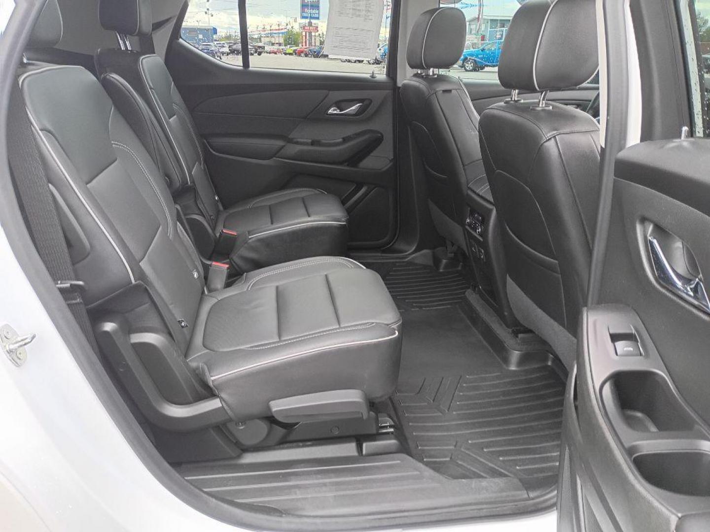 2021 WHITE CHEVROLET TRAVERSE HIGH COUNTRY (1GNEVNKW3MJ) with an 3.6L engine, Automatic transmission, located at 2525 S. Cushman, Fairbanks, AK, 99701, (907) 452-5707, 64.824036, -147.712311 - Photo#5