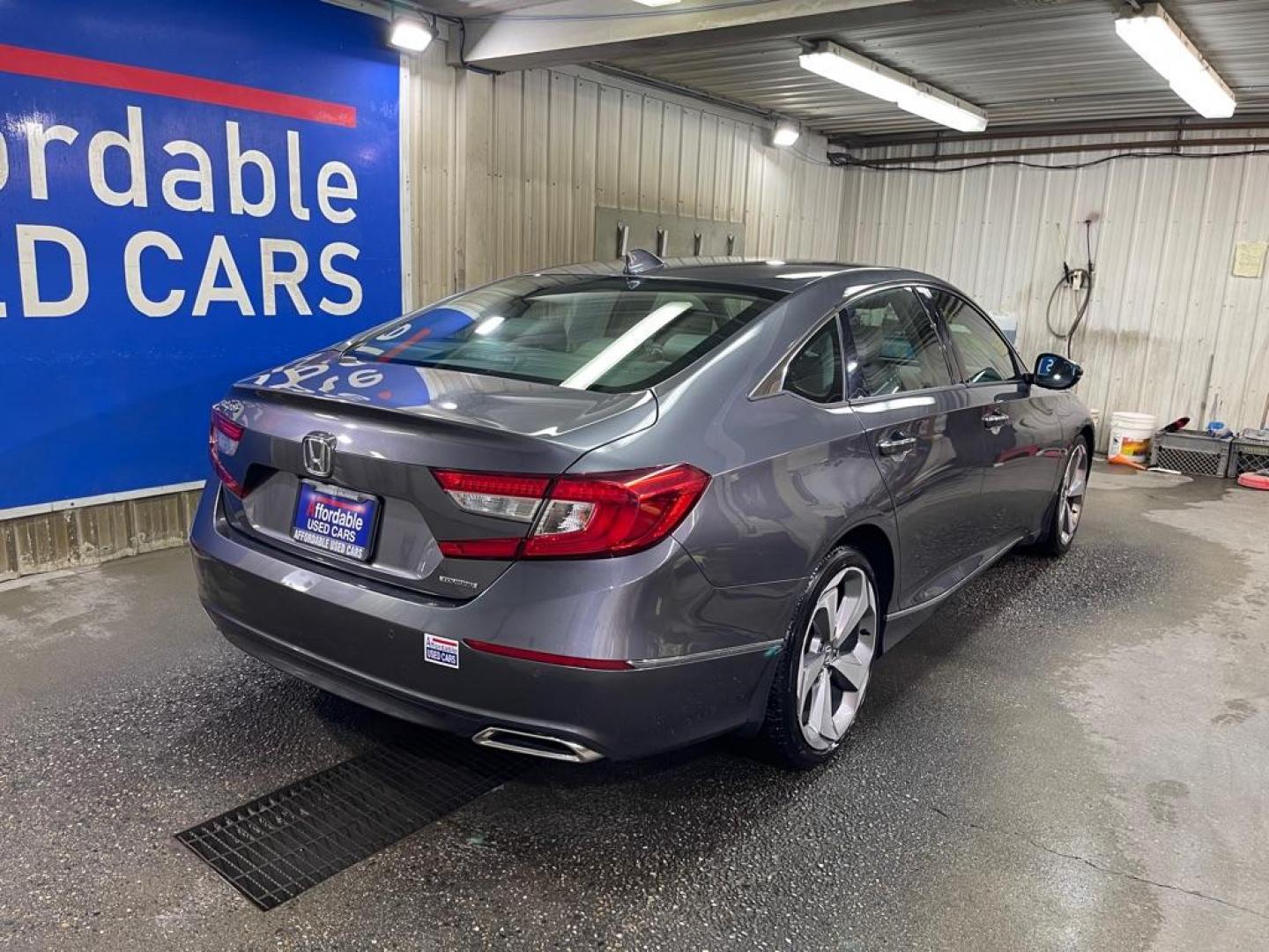 2018 GRAY HONDA ACCORD TOURING (1HGCV1F94JA) with an 1.5L engine, Continuously Variable transmission, located at 2525 S. Cushman, Fairbanks, AK, 99701, (907) 452-5707, 64.824036, -147.712311 - Photo#2