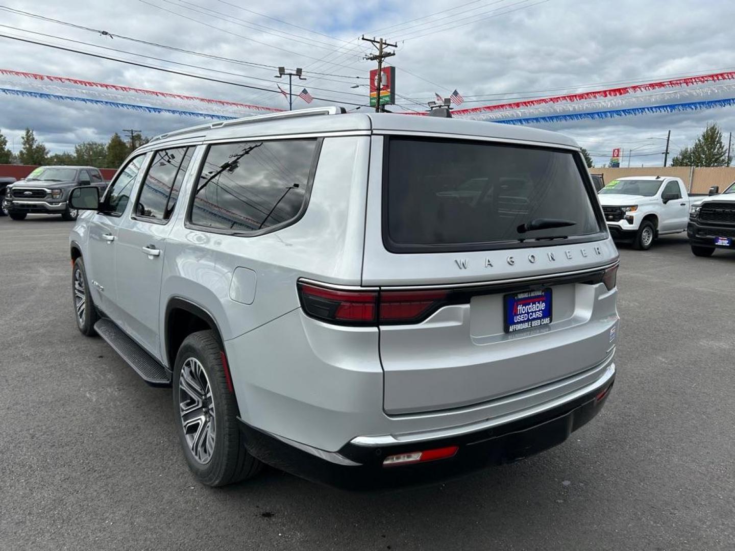 2024 SILVER JEEP WAGONEER L SERIES II (1C4SJSBP0RS) with an 3.0L engine, Automatic transmission, located at 2525 S. Cushman, Fairbanks, AK, 99701, (907) 452-5707, 64.824036, -147.712311 - Photo#3