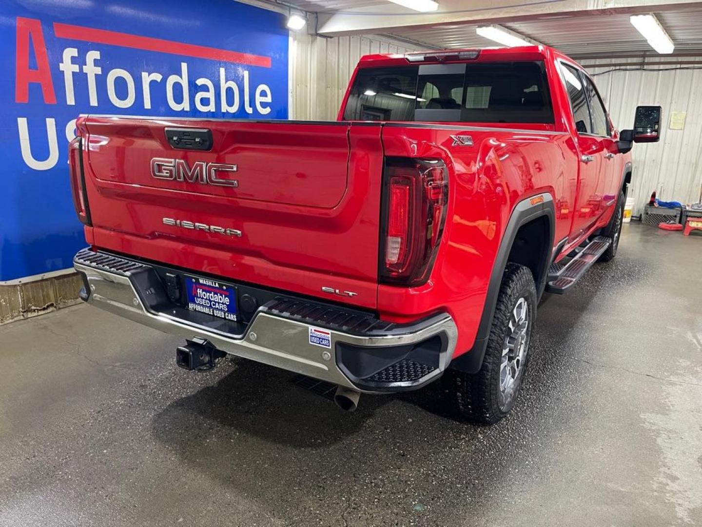 2022 RED GMC SIERRA 2500 SLT (1GT49NE76NF) with an 6.6L engine, Automatic transmission, located at 2525 S. Cushman, Fairbanks, AK, 99701, (907) 452-5707, 64.824036, -147.712311 - Photo#2