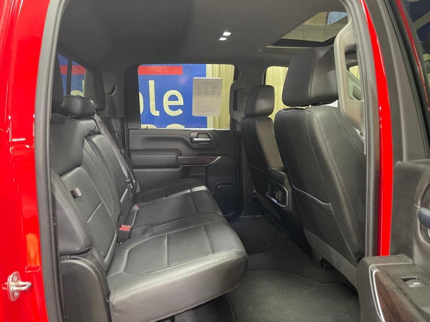 2022 RED GMC SIERRA 2500 SLT (1GT49NE76NF) with an 6.6L engine, Automatic transmission, located at 2525 S. Cushman, Fairbanks, AK, 99701, (907) 452-5707, 64.824036, -147.712311 - Photo#4