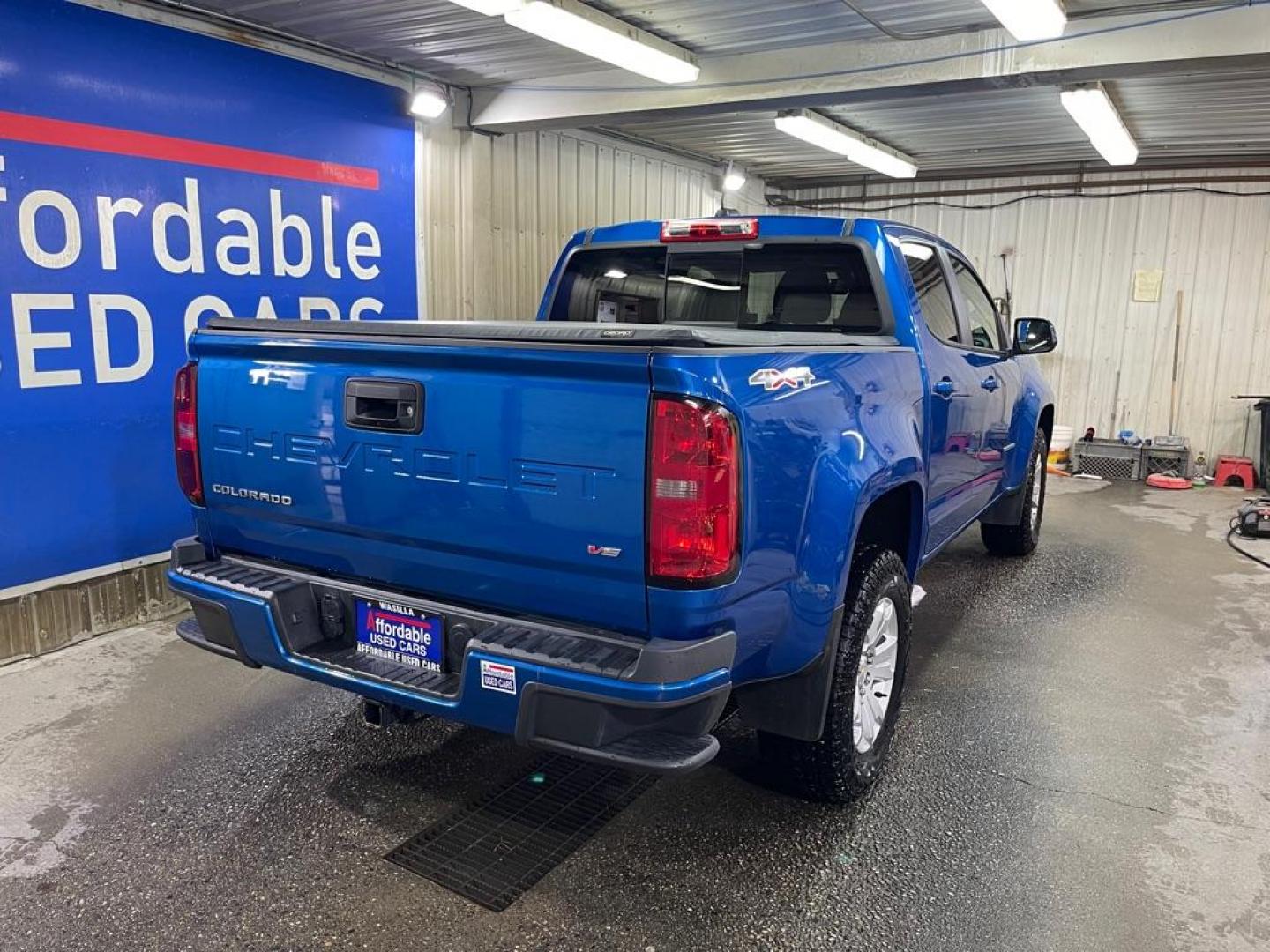 2022 BLUE CHEVROLET COLORADO LT (1GCGTCEN1N1) with an 3.6L engine, Automatic transmission, located at 2525 S. Cushman, Fairbanks, AK, 99701, (907) 452-5707, 64.824036, -147.712311 - Photo#2