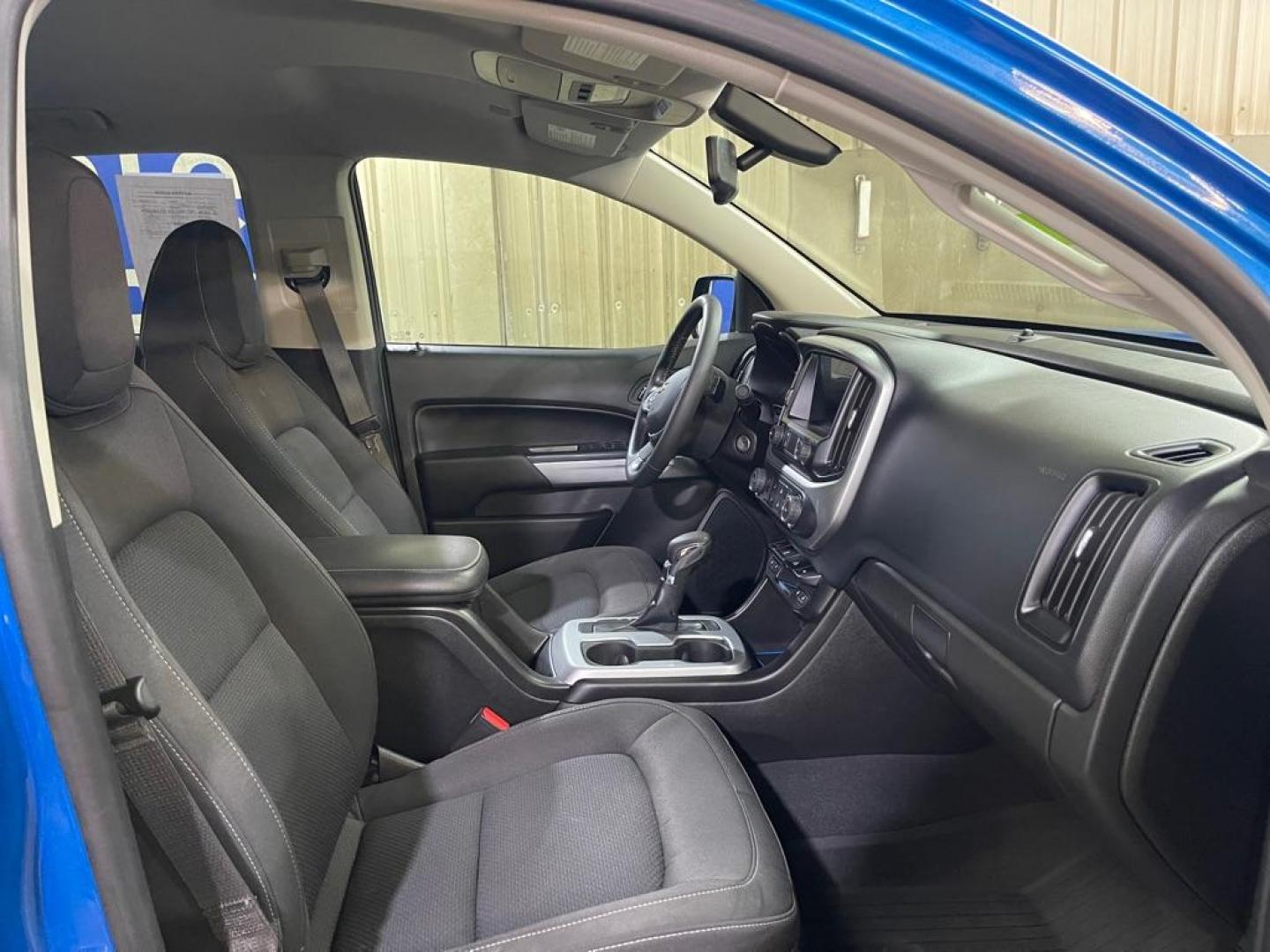 2022 BLUE CHEVROLET COLORADO LT (1GCGTCEN1N1) with an 3.6L engine, Automatic transmission, located at 2525 S. Cushman, Fairbanks, AK, 99701, (907) 452-5707, 64.824036, -147.712311 - Photo#3