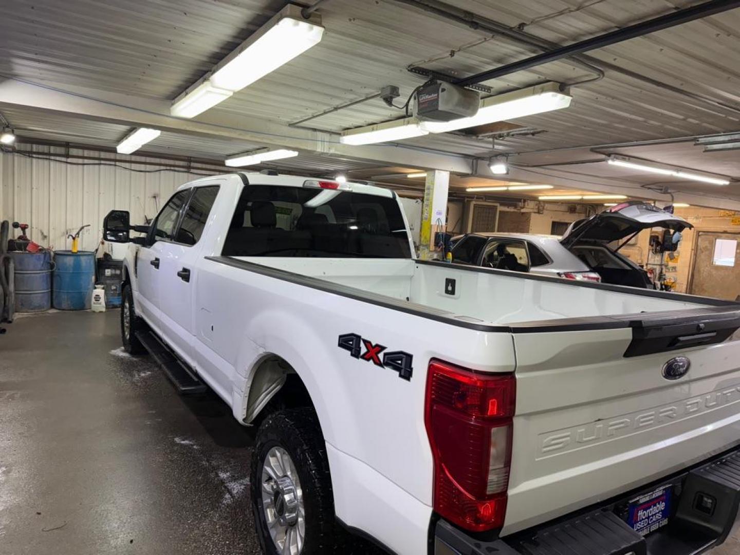 2022 WHITE FORD F250 SUPER DUTY (1FT7W2B67NE) with an 6.2L engine, Automatic transmission, located at 2525 S. Cushman, Fairbanks, AK, 99701, (907) 452-5707, 64.824036, -147.712311 - Photo#2