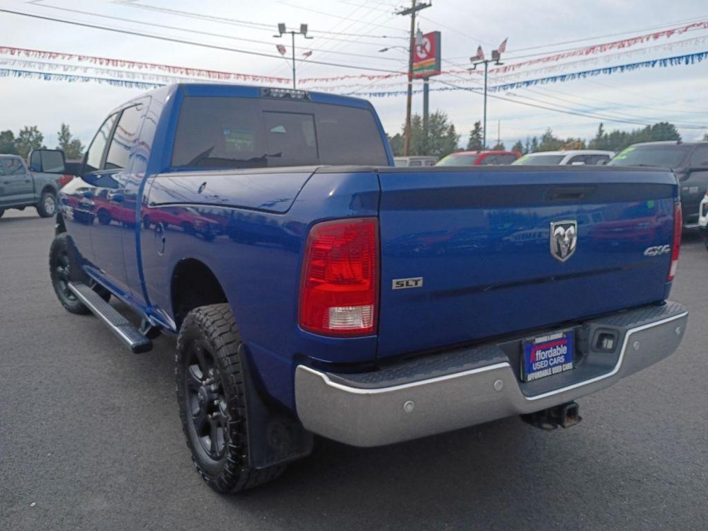 2018 BLUE RAM 2500 SLT (3C6UR5MJ1JG) with an 6.4L engine, Automatic transmission, located at 2525 S. Cushman, Fairbanks, AK, 99701, (907) 452-5707, 64.824036, -147.712311 - Photo#3