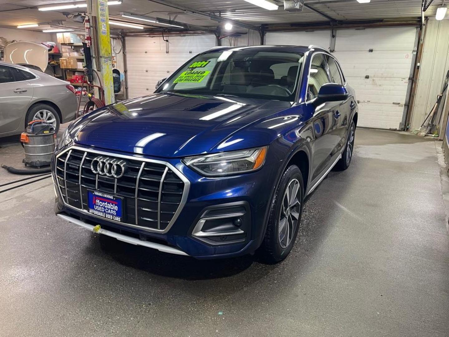 2021 BLUE AUDI Q5 PREMIUM PLUS (WA1BAAFY1M2) with an 2.0L engine, Automatic transmission, located at 2525 S. Cushman, Fairbanks, AK, 99701, (907) 452-5707, 64.824036, -147.712311 - Photo#1