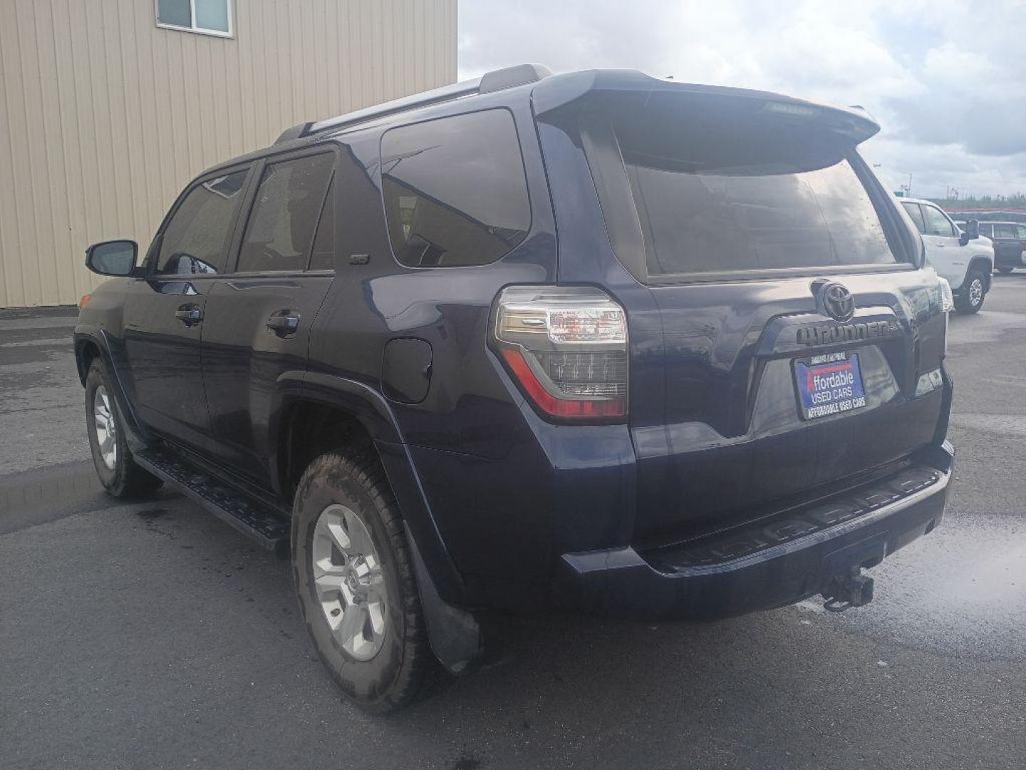 2021 BLUE TOYOTA 4RUNNER SR5/SR5 PREMIUM (JTEMU5JR1M5) with an 4.0L engine, Automatic transmission, located at 2525 S. Cushman, Fairbanks, AK, 99701, (907) 452-5707, 64.824036, -147.712311 - Photo#3
