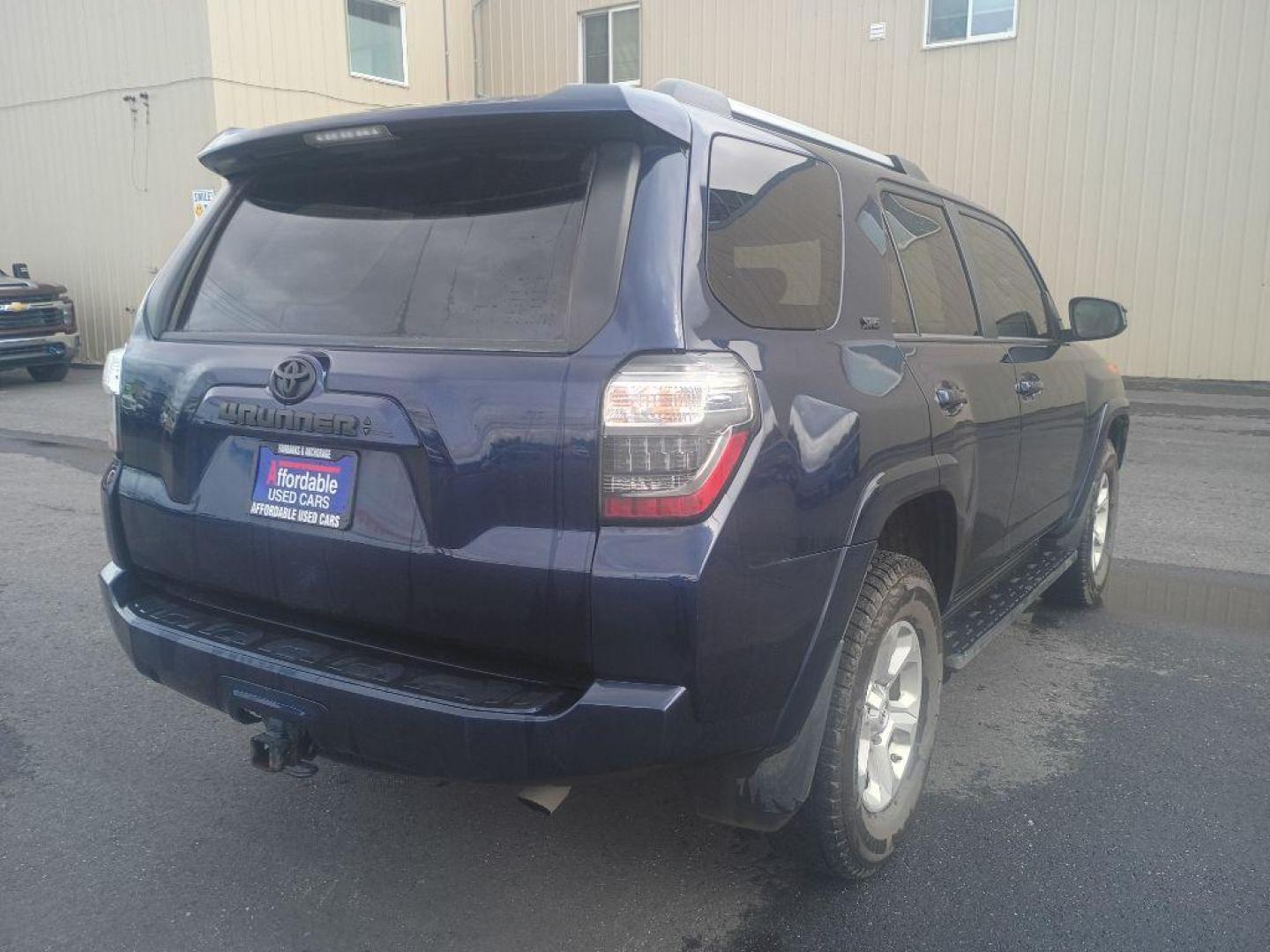 2021 BLUE TOYOTA 4RUNNER SR5/SR5 PREMIUM (JTEMU5JR1M5) with an 4.0L engine, Automatic transmission, located at 2525 S. Cushman, Fairbanks, AK, 99701, (907) 452-5707, 64.824036, -147.712311 - Photo#4
