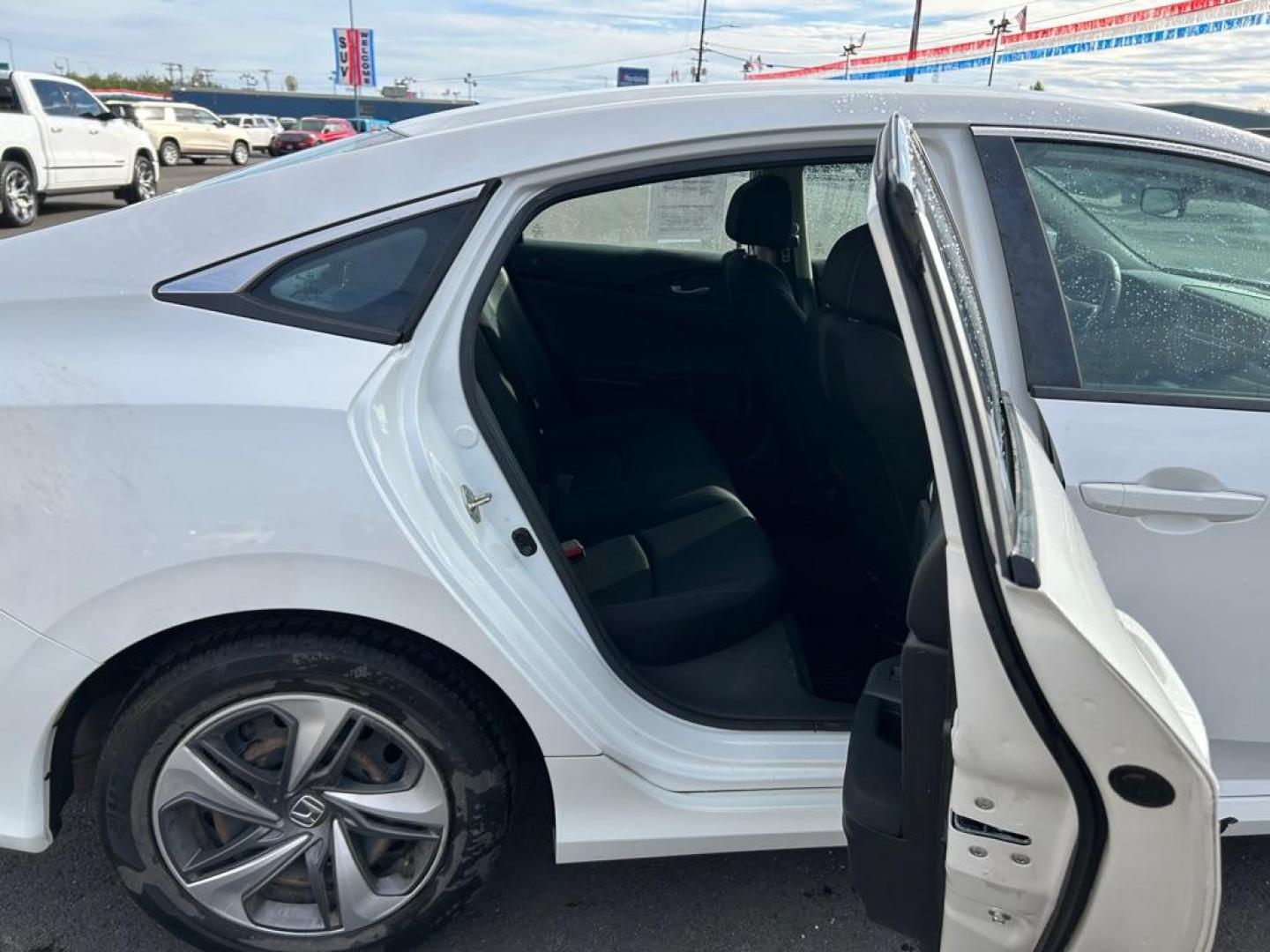 2019 WHITE HONDA CIVIC LX (2HGFC2F63KH) with an 2.0L engine, Continuously Variable transmission, located at 2525 S. Cushman, Fairbanks, AK, 99701, (907) 452-5707, 64.824036, -147.712311 - Photo#5
