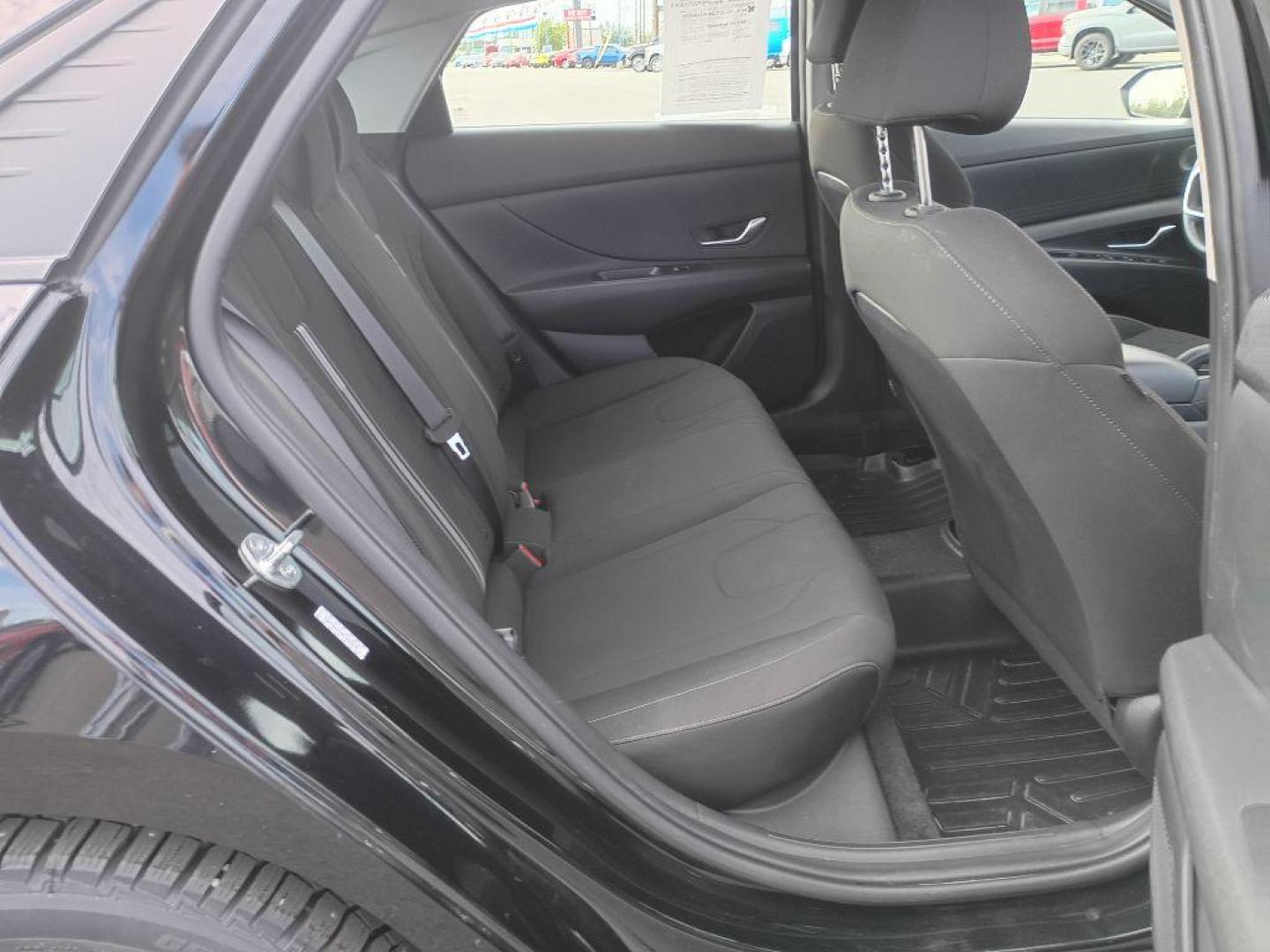 2022 BLACK HYUNDAI ELANTRA SEL (KMHLM4AG3NU) with an 2.0L engine, Continuously Variable transmission, located at 2525 S. Cushman, Fairbanks, AK, 99701, (907) 452-5707, 64.824036, -147.712311 - Photo#5