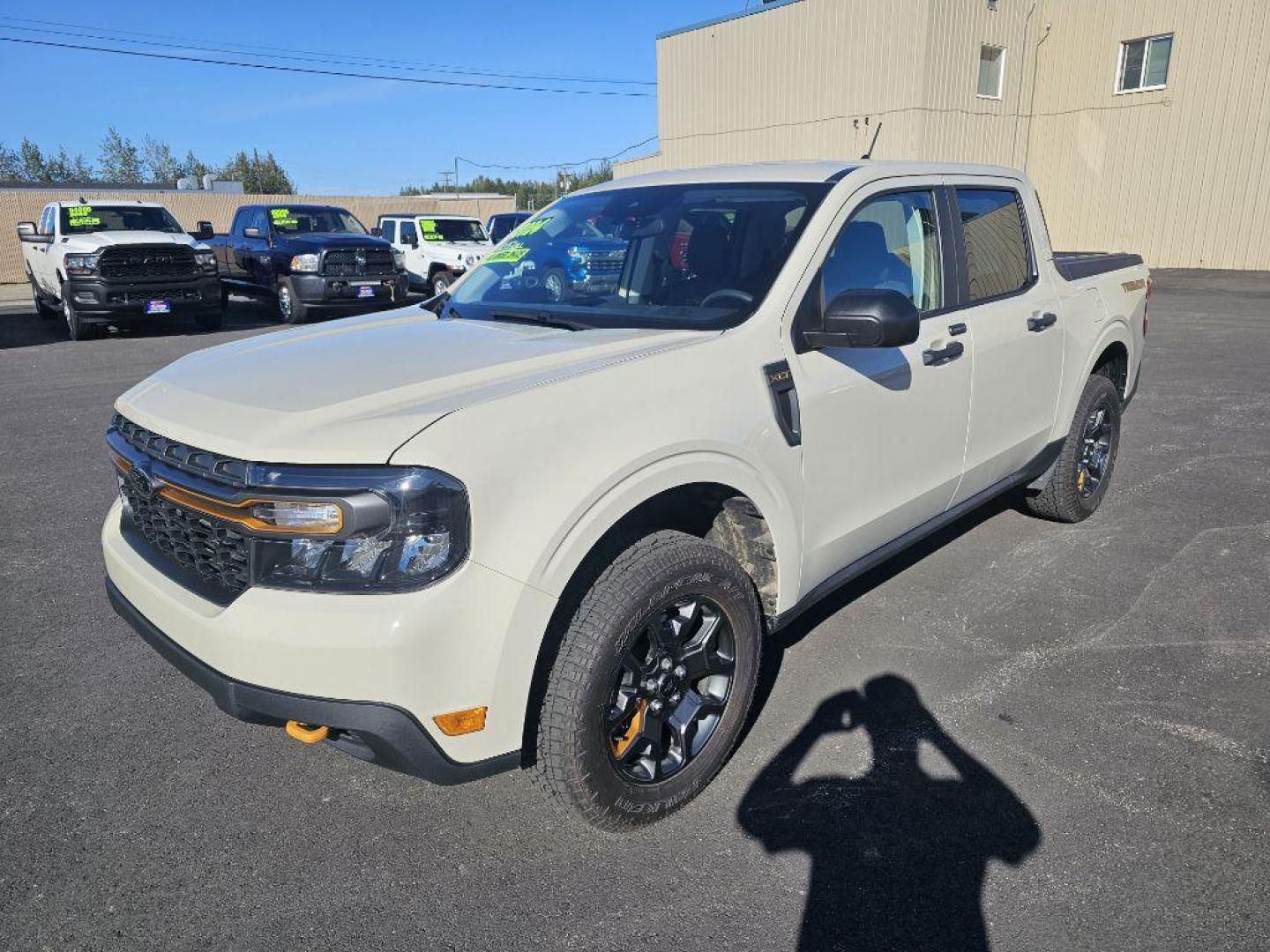 2024 TAN FORD MAVERICK XLT TREMOR (3FTTW8C99RR) with an 2.0L engine, Automatic transmission, located at 2525 S. Cushman, Fairbanks, AK, 99701, (907) 452-5707, 64.824036, -147.712311 - Photo#3
