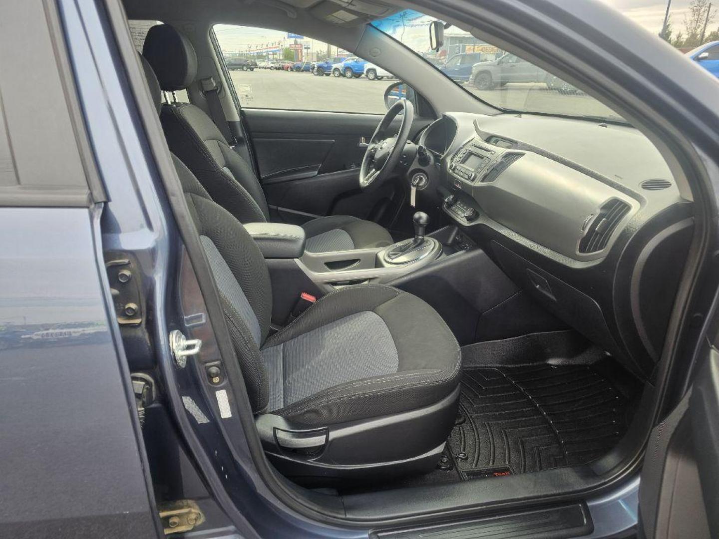 2016 BLUE KIA SPORTAGE LX (KNDPB3AC1G7) with an 2.4L engine, Automatic transmission, located at 2525 S. Cushman, Fairbanks, AK, 99701, (907) 452-5707, 64.824036, -147.712311 - Photo#1