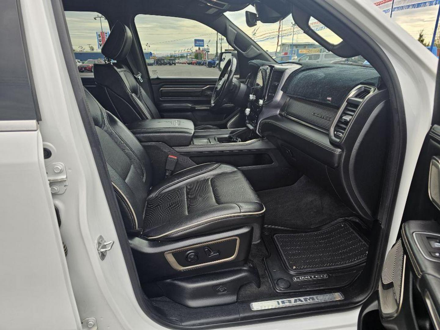 2020 WHITE RAM 1500 LIMITED (1C6SRFHM9LN) with an 3.0L engine, Automatic transmission, located at 2525 S. Cushman, Fairbanks, AK, 99701, (907) 452-5707, 64.824036, -147.712311 - Photo#4