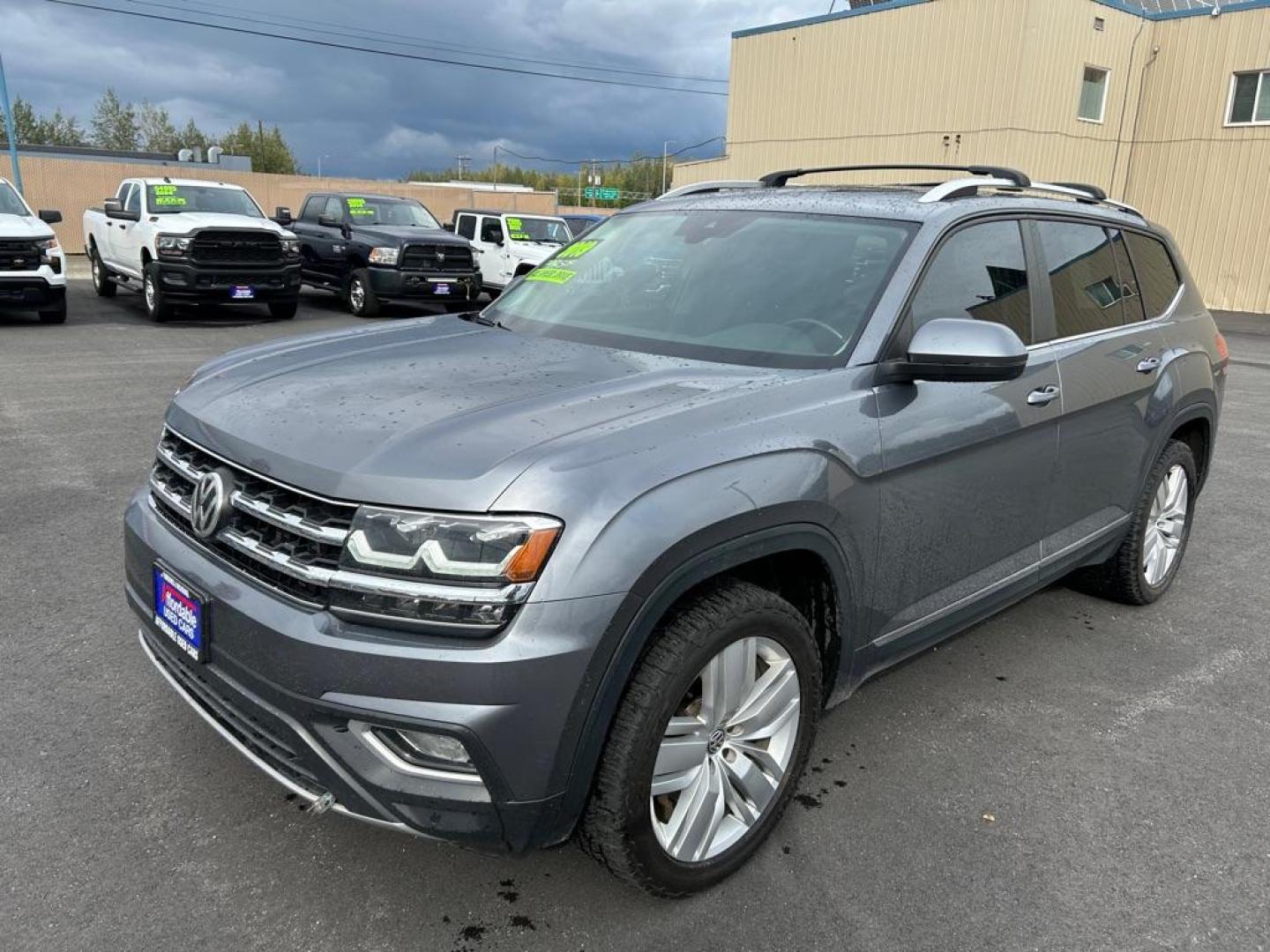 2019 GRAY VOLKSWAGEN ATLAS SEL (1V2MR2CA5KC) with an 3.6L engine, Automatic transmission, located at 2525 S. Cushman, Fairbanks, AK, 99701, (907) 452-5707, 64.824036, -147.712311 - Photo#0