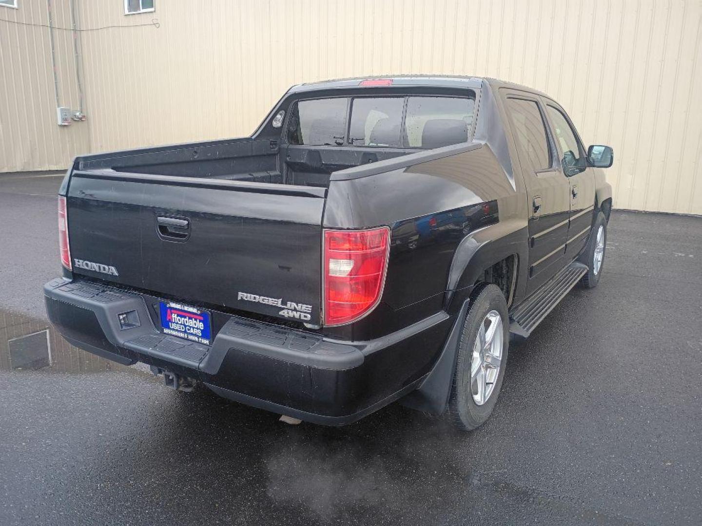 2010 BLACK HONDA RIDGELINE RTS (5FPYK1F46AB) with an 3.5L engine, Automatic transmission, located at 2525 S. Cushman, Fairbanks, AK, 99701, (907) 452-5707, 64.824036, -147.712311 - Photo#3