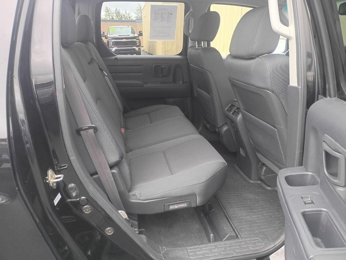2010 BLACK HONDA RIDGELINE RTS (5FPYK1F46AB) with an 3.5L engine, Automatic transmission, located at 2525 S. Cushman, Fairbanks, AK, 99701, (907) 452-5707, 64.824036, -147.712311 - Photo#5