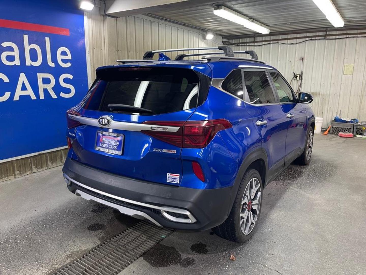 2021 BLUE KIA SELTOS SX (KNDETCA26M7) with an 1.6L engine, Automatic transmission, located at 2525 S. Cushman, Fairbanks, AK, 99701, (907) 452-5707, 64.824036, -147.712311 - Photo#2