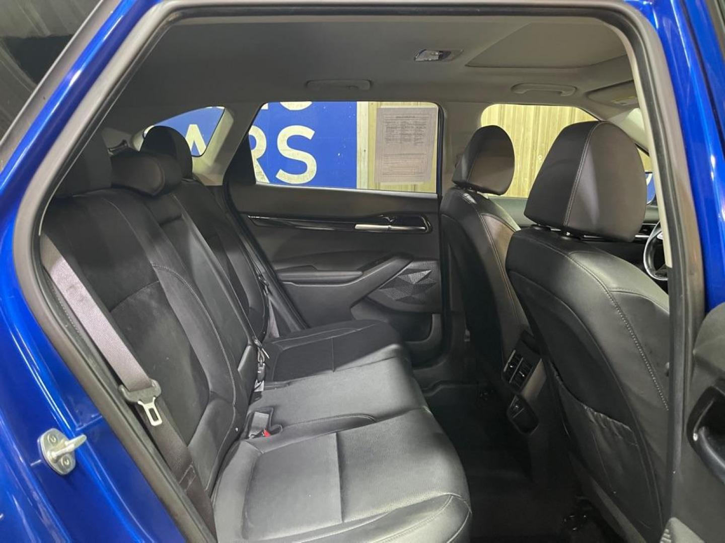 2021 BLUE KIA SELTOS SX (KNDETCA26M7) with an 1.6L engine, Automatic transmission, located at 2525 S. Cushman, Fairbanks, AK, 99701, (907) 452-5707, 64.824036, -147.712311 - Photo#4