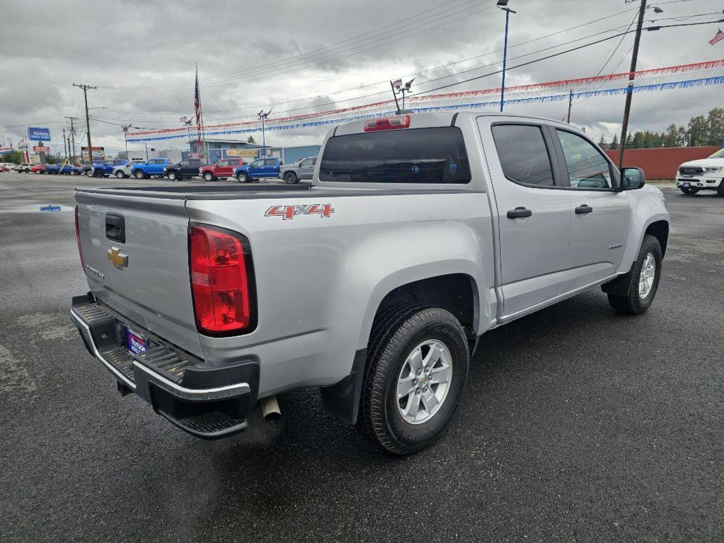 2017 SILVER CHEVROLET COLORADO (1GCGTBEN1H1) with an 3.6L engine, Automatic transmission, located at 2525 S. Cushman, Fairbanks, AK, 99701, (907) 452-5707, 64.824036, -147.712311 - Photo#3