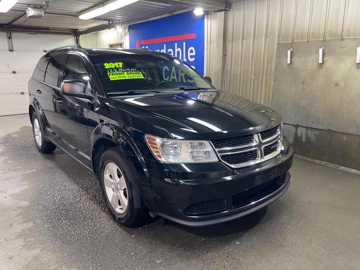 2017 BLACK DODGE JOURNEY SE (3C4PDCAB0HT) with an 2.4L engine, Automatic transmission, located at 2525 S. Cushman, Fairbanks, AK, 99701, (907) 452-5707, 64.824036, -147.712311 - Photo#0