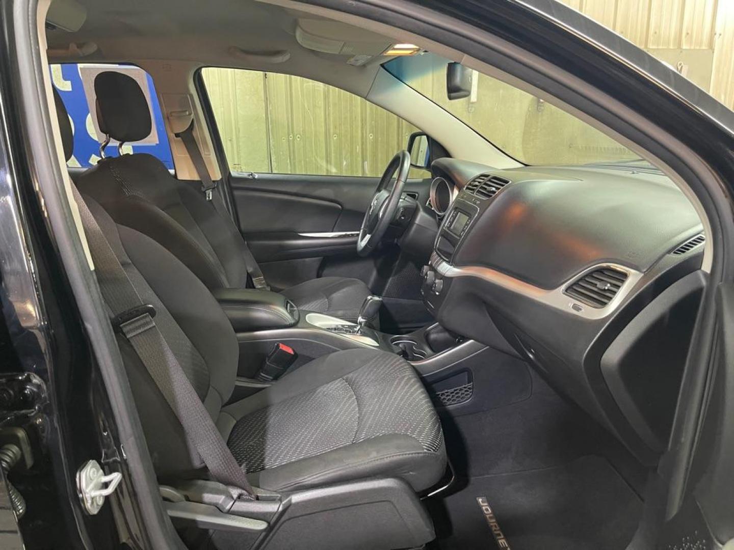 2017 BLACK DODGE JOURNEY SE (3C4PDCAB0HT) with an 2.4L engine, Automatic transmission, located at 2525 S. Cushman, Fairbanks, AK, 99701, (907) 452-5707, 64.824036, -147.712311 - Photo#3