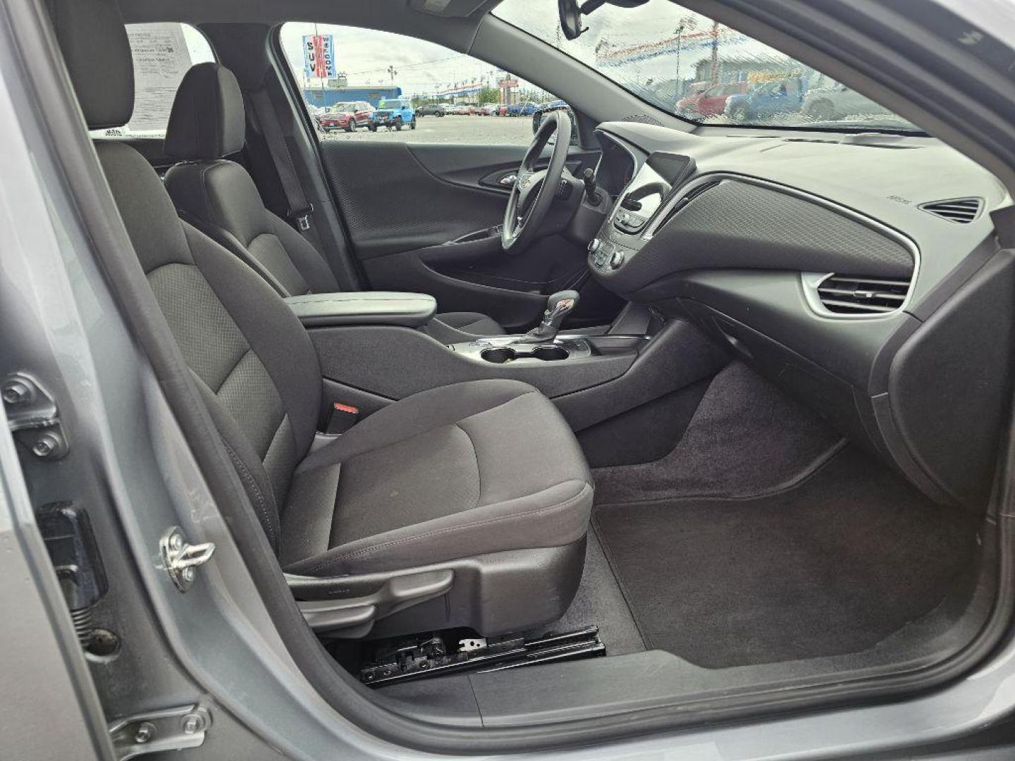 2023 SILVER CHEVROLET MALIBU LT (1G1ZD5ST1PF) with an 1.5L engine, Continuously Variable transmission, located at 2525 S. Cushman, Fairbanks, AK, 99701, (907) 452-5707, 64.824036, -147.712311 - Photo#2