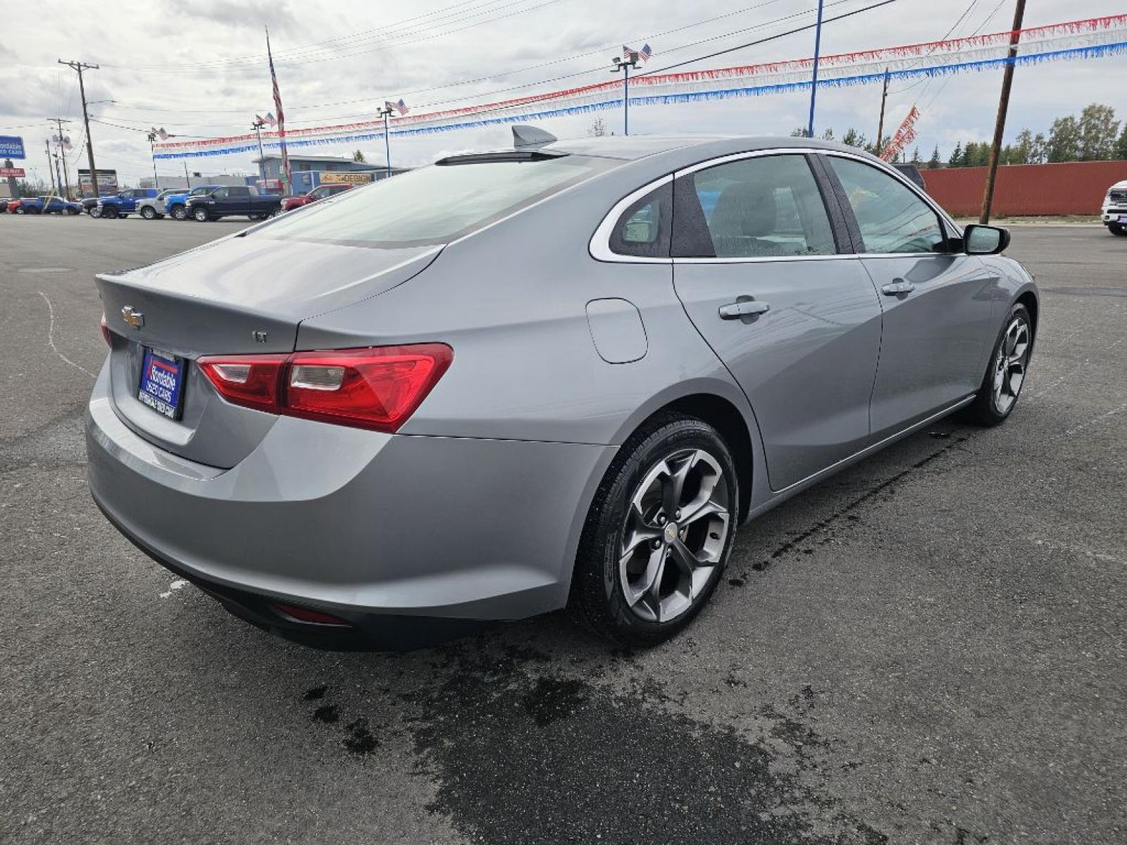 2023 SILVER CHEVROLET MALIBU LT LT (1G1ZD5ST1PF) with an 1.5L engine, Continuously Variable transmission, located at 2525 S. Cushman, Fairbanks, AK, 99701, (907) 452-5707, 64.824036, -147.712311 - Photo#4