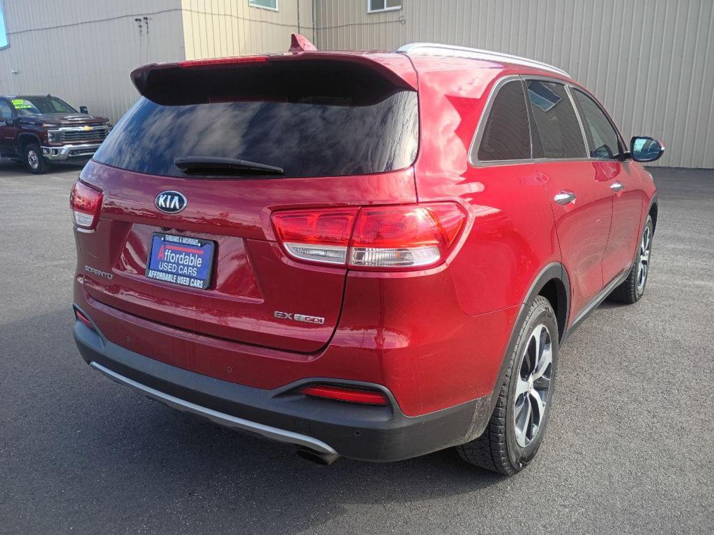 2017 RED KIA SORENTO EX (5XYPHDA16HG) with an 2.0L engine, Automatic transmission, located at 2525 S. Cushman, Fairbanks, AK, 99701, (907) 452-5707, 64.824036, -147.712311 - Photo#2