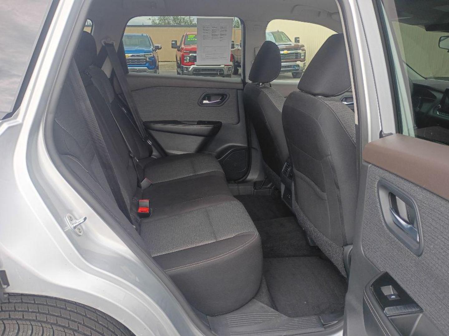 2023 SILVER NISSAN ROGUE SV (5N1BT3BB6PC) with an 1.5L engine, Continuously Variable transmission, located at 2525 S. Cushman, Fairbanks, AK, 99701, (907) 452-5707, 64.824036, -147.712311 - Photo#3